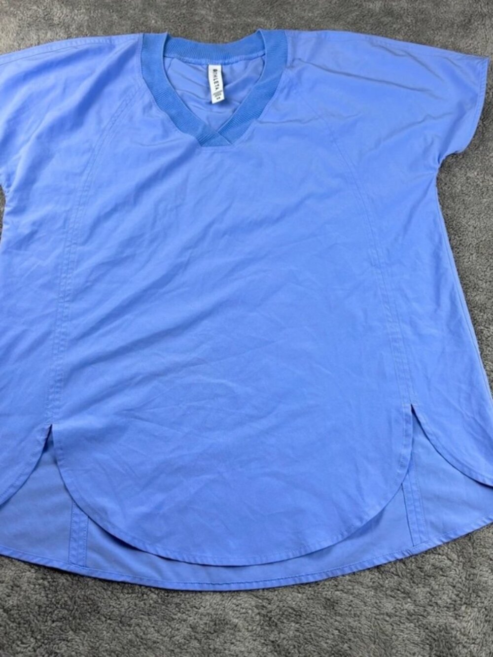 Athleta Scrubs Top Womens XS Zephyr V-Neck Shirt Periwinkle Medical Nurse